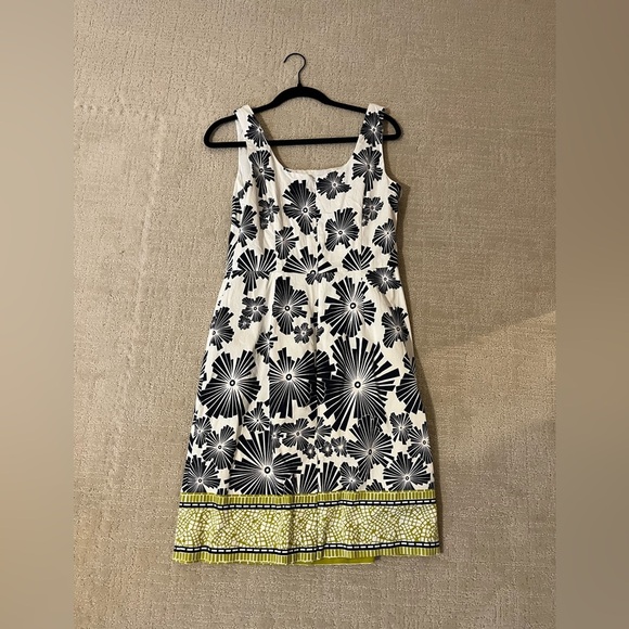 Adrianna Papell Floral navy and White Dress size 8 - Picture 3 of 3